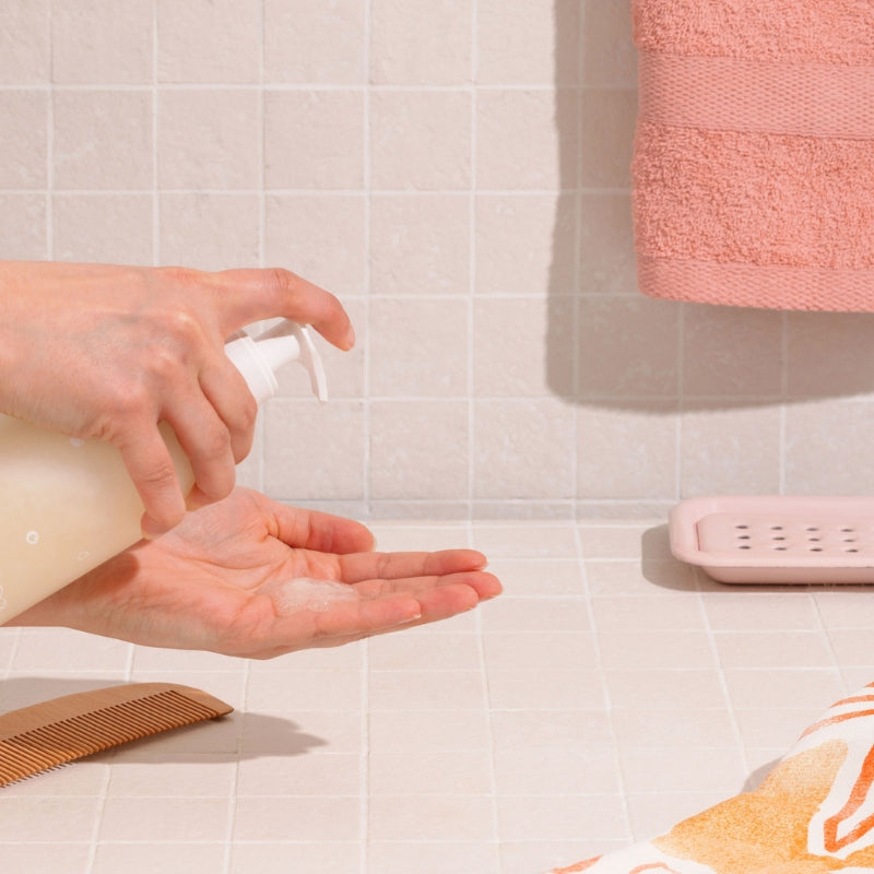 Powder shampoo that turns into liquid